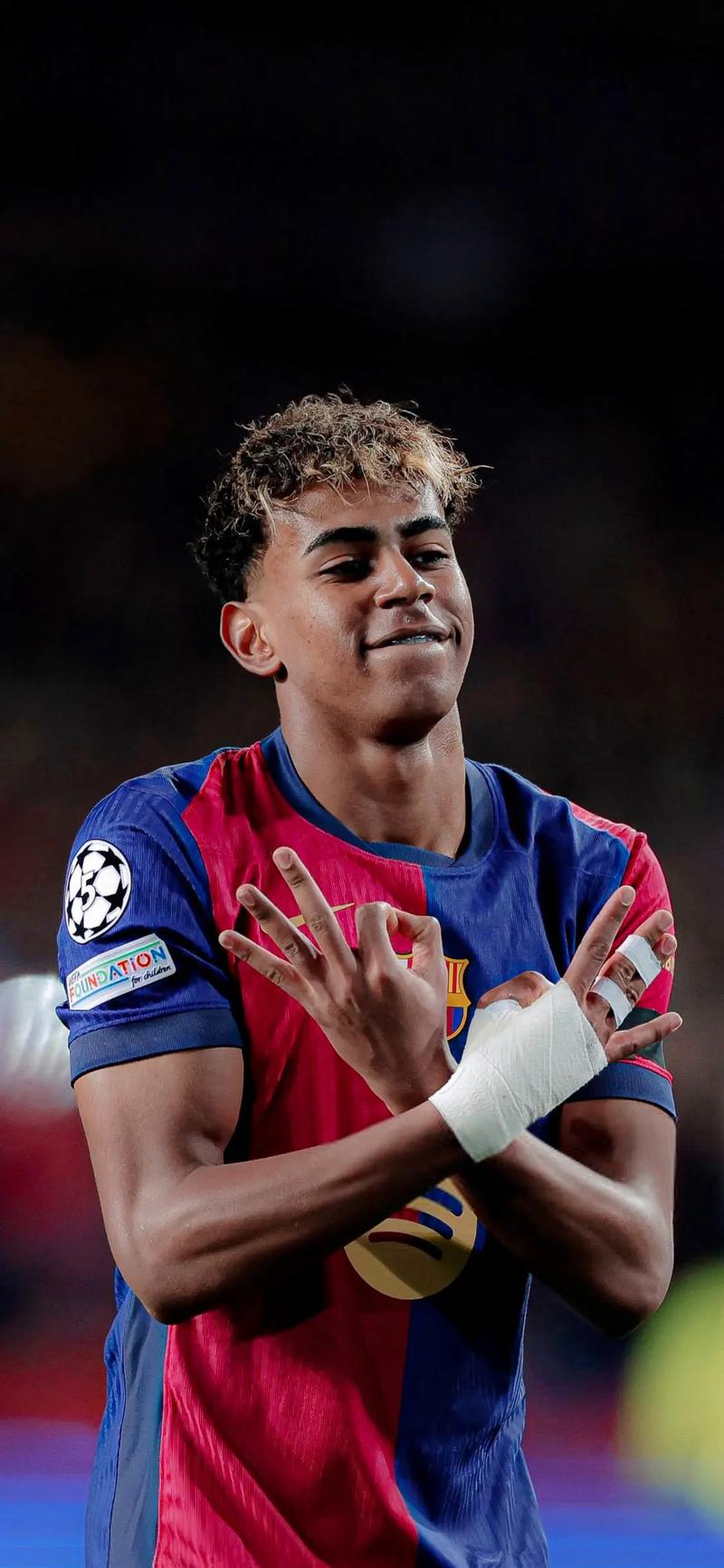 4-0横扫！意甲榜首易主，国米挤掉米兰，法布雷加斯惨败（4-0完胜！意甲头名易位，国米力压米兰，法布雷加斯吞惨败）