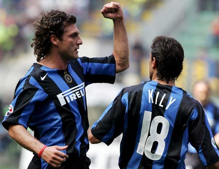 拜仁高层：南看台球迷燃放烟花破坏环境，欧足联肯定会做出处罚