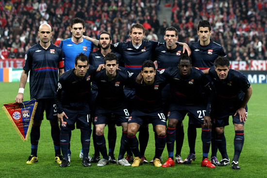 实况足球：又送高光+精选啦! 新普拉蒂尼登场!（实况足球：高光与精选再度来袭，普拉蒂尼新卡亮相！）