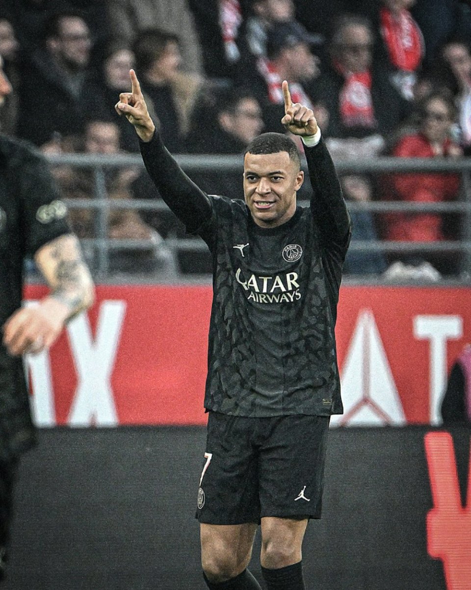 C罗：国家队没有谁是不可撼动的；球迷嘘我会帮我队友减轻压力