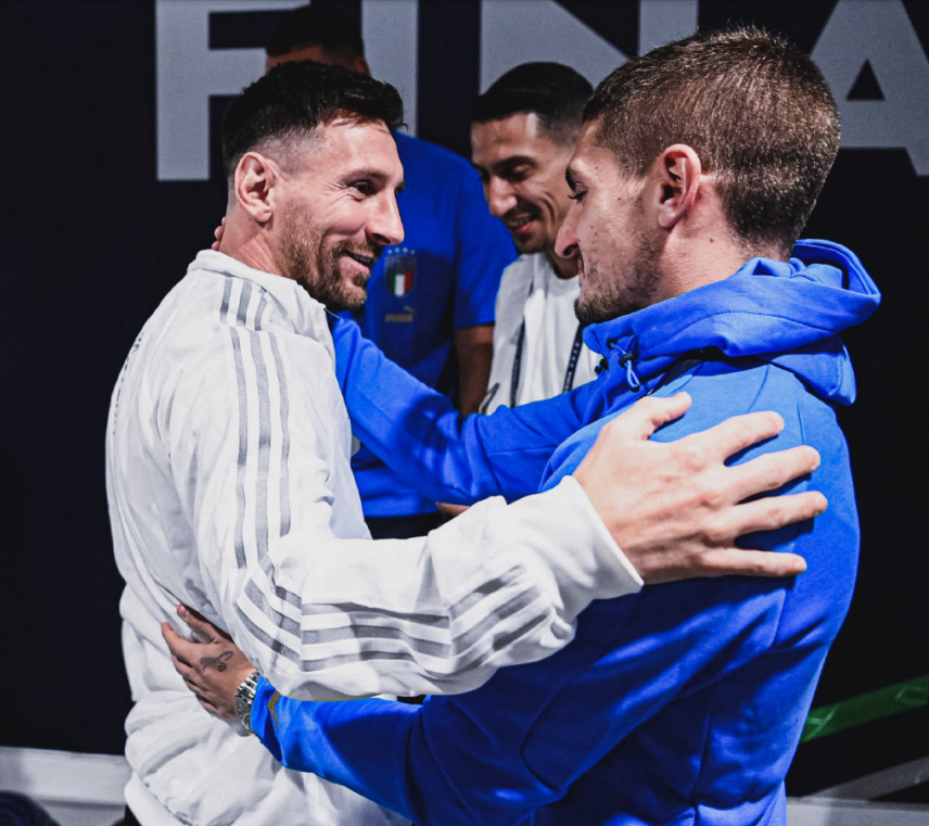 状态火热！穆雷首节6中4得到10分2篮板1助攻