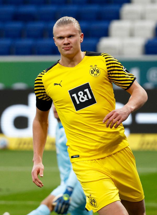 英超半场：穆里略破门，热苏斯进球被吹，森林1-0利物浦（英超半场战报：穆里略建功，热苏斯进球被判无效，森林暂时1-0领先利物浦）