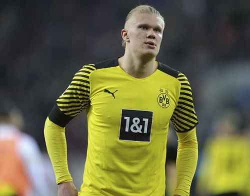 图片报：阿德耶米妻子希望他能选择一个欧洲大城市作为下一站（图片报：阿德耶米妻子盼他将下一站选在欧洲大都市）