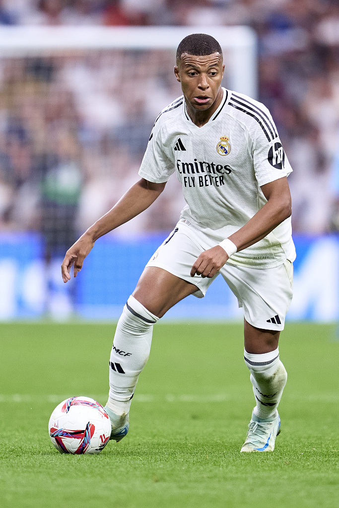 意甲半场：贝内德扎克点射破僵，比萨暂0-1帕尔马（意甲半场：贝内德扎克点球首开纪录，帕尔马暂1-0领先比萨）