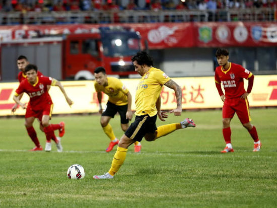 魏祥鑫入选德转圣诞倒计时特辑，成第21个被介绍的足球天才（德转圣诞倒计时特辑点名魏祥鑫，他是第21位亮相的足球新星）