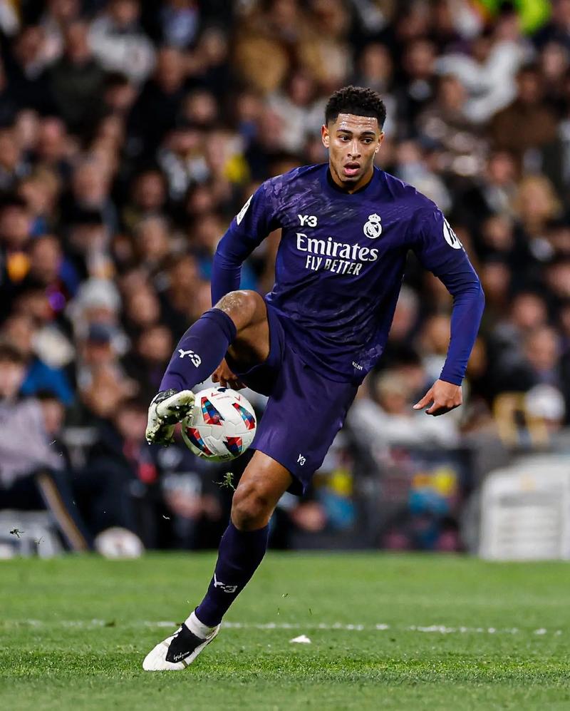 夏窗转会标王坑惨米兰：3700万先生低效，缺乏9号问题更严重了