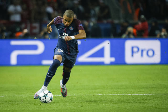 意杯半场：卢卡头槌破门，那不勒斯暂1-0卡利亚里（意杯半场：卢卡头球建功，那不勒斯暂以1-0领先卡利亚里）