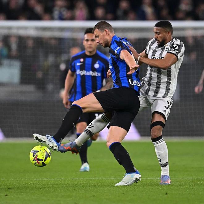 替补席没啥存在感！湖人首发5虎合砍102分