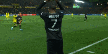 记者：哲凯赖什没参加欧冠赛前最后一练，此前曾感到肌肉不适